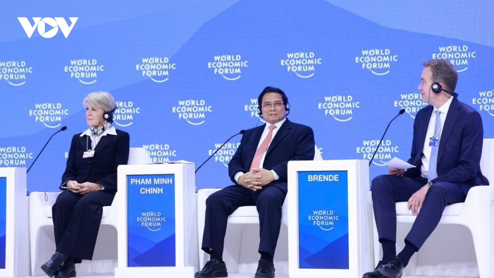 PM Chinh advocates bold ASEAN approach to smart era at WEF